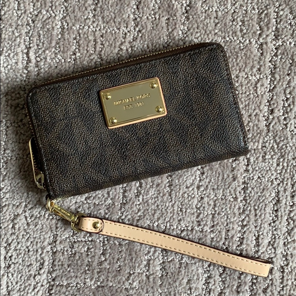 Michael Kors Logo Wristlet Wallet
